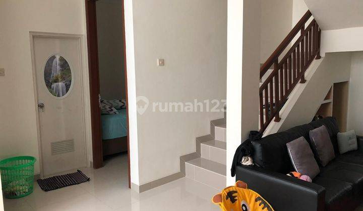 Rumah 2lantai Murah,rapi, Shm, Dekat Ke Stasiun Di  Taman Royal, 2