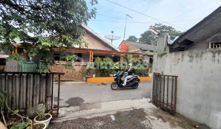 HOUSE FOR SALE QUICK (includes 4 boarding rooms and 1 shop)