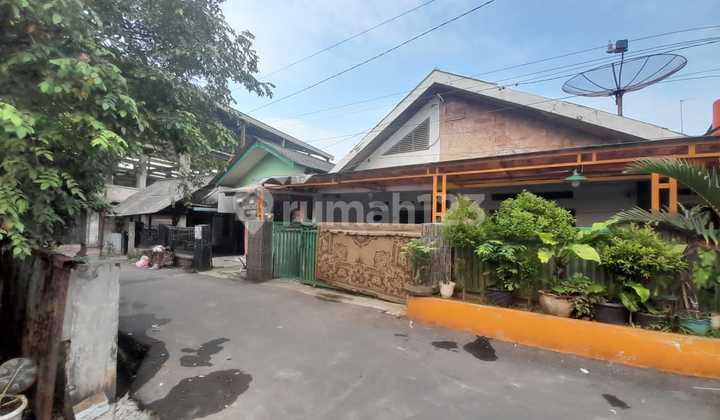 HOUSE FOR SALE QUICK (includes 4 boarding rooms and 1 shop)