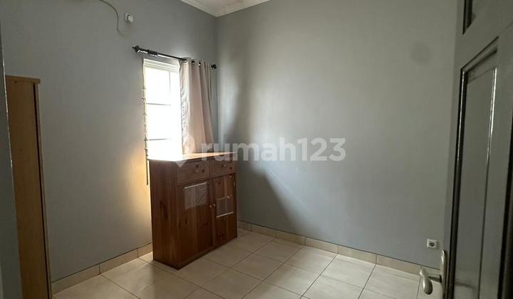 Dijual Rumah 2 Lantai Bagus Terawat Siap Huni di Taman Semanan Indah 2