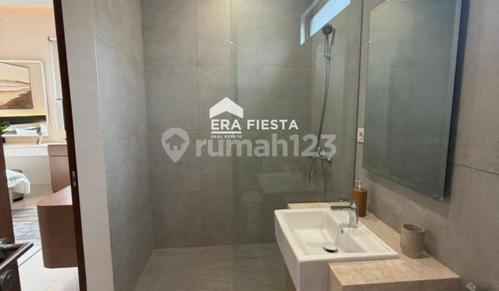 Rumah 2 Lantai Bagus Mewah di Taman Semanan Indah Siap Huni 2