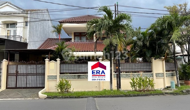 Dijual Rumah Rapi Terawat Halaman Luas di Taman Semanan Indah Dijual Rumah Rapi Terawat Halaman Luas di Taman Semanan Indah