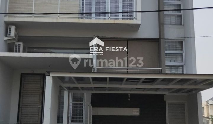 Rumah 2,5 Lt Duta Garden Fully Furnished Sangat Terawat dan Siap Huni