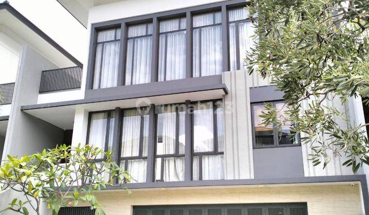 Rumah Mewah Full Furnis Ada Kolam Renang di Lakewood Navapark Bsd 1