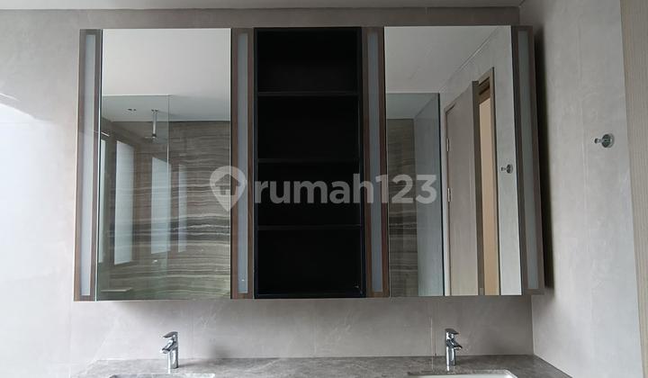 Dijual Cepat Rumah 3 Lantai Dengan Lift di Cluster Exlusive BSD City 2