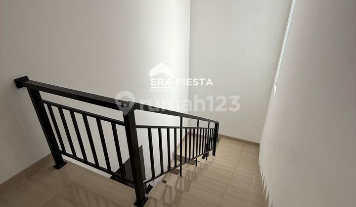 Dijual Rumah Rapi Terawat Full Furnished di Duta Garden Siap Huni 2