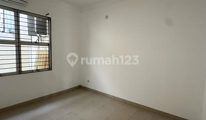 Dijual Rumah Luas 9x20 Taman Semanan Indah Siap Huni  2