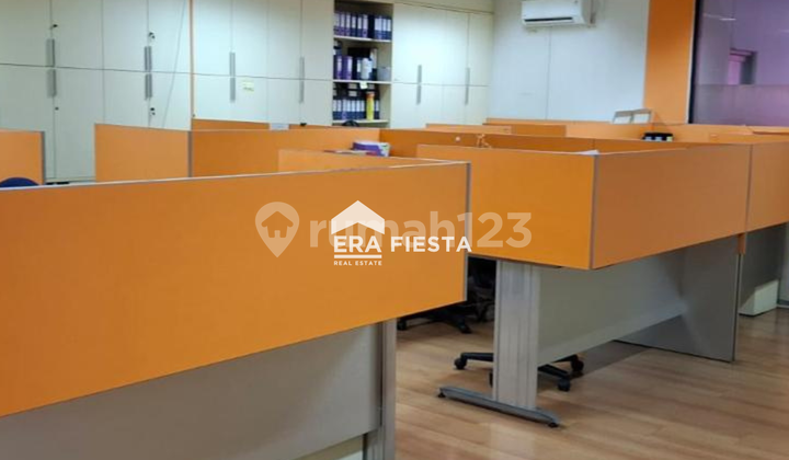 JARANG ADA ! Disewakan Gedung Perkantoran 4 Lantai di Jakarta Pusat
