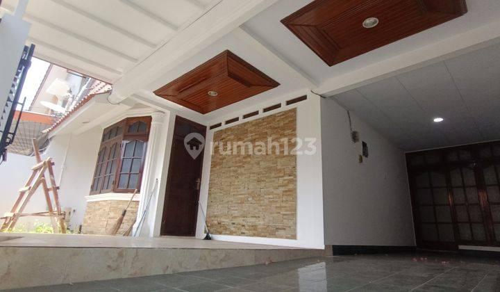 Di Jual Rumah Jl 2 Mobil Ngepas Area Tebet 1