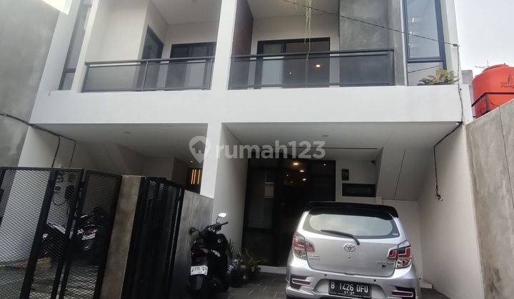 DIJUAL RUMAH 3.5 LANTAI AREA TEBET 1