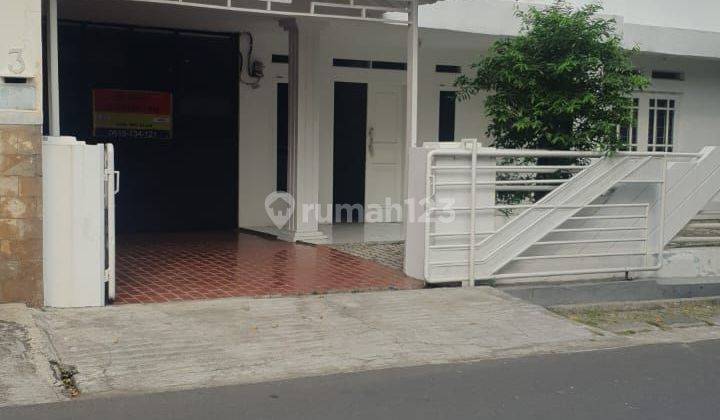 Disewa Rumah Lokasi Strategis Bisa Untuk Kantor 2