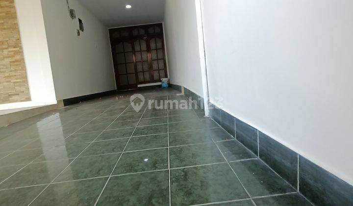 Di Jual Rumah Jl 2 Mobil Ngepas Area Tebet 2