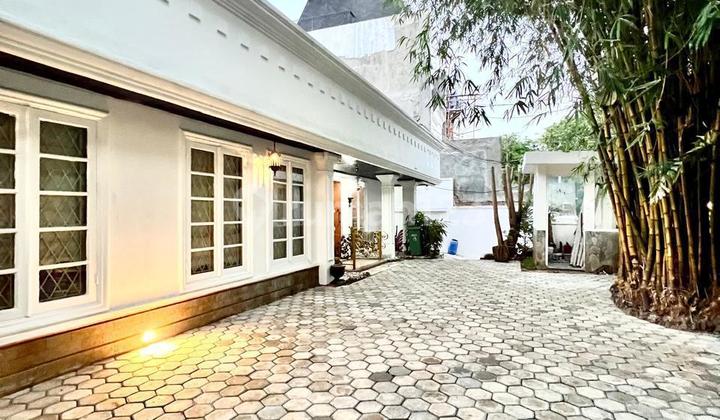 For Sale Classic Building House Tebet