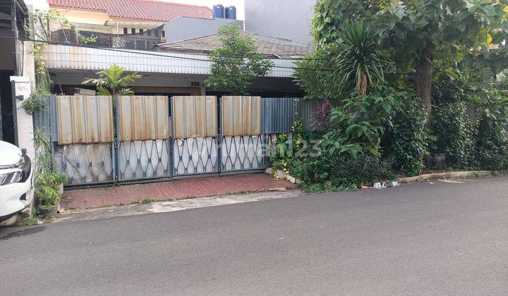 Dijual Rumah Tua Di Komplek Gudang Peluru 2