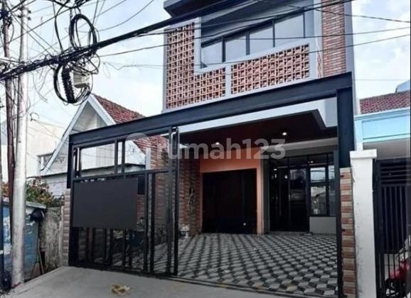 Dijual Rumah Bagus 3 Lantai Jl Lebar