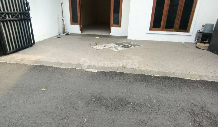 Rumah,disewa Kondisi Siap Huni  1 Lantai 2