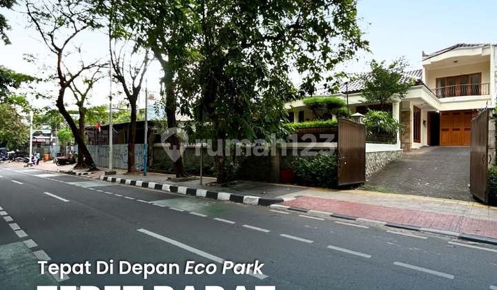 For Sale Superrr Strategic House in Front of Eco Park Garden, Suitable for Business & Office Use