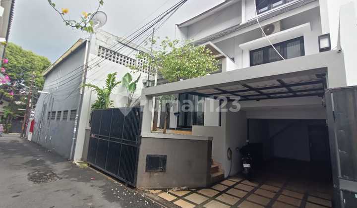 For Rent, Tebet, Strategic Location, Close to Jl, 2 Cars