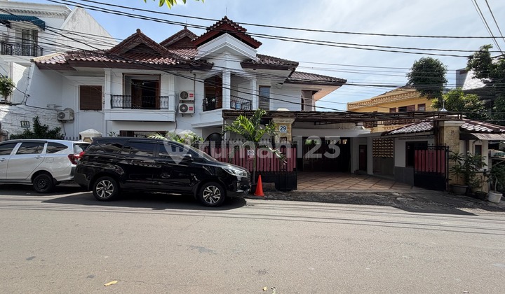 Disewakan Rumah Tebet Jalan Lebarrr 2