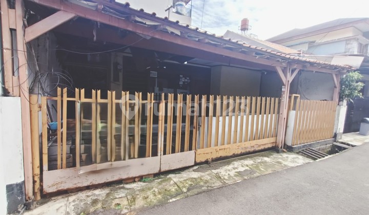 For Sale Fully Renovated Strategic Building