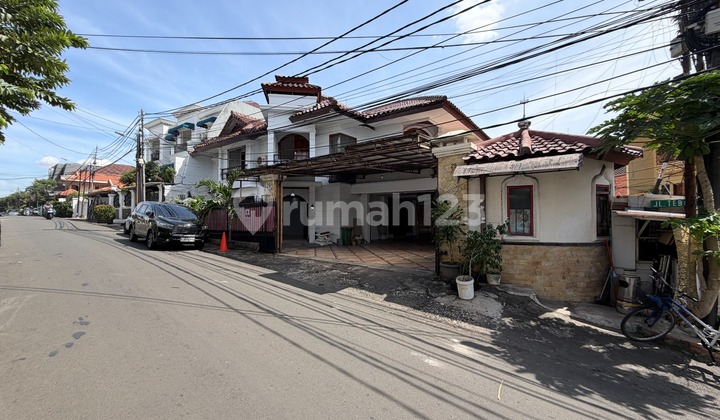 Disewakan Rumah Tebet Jalan Lebarrr