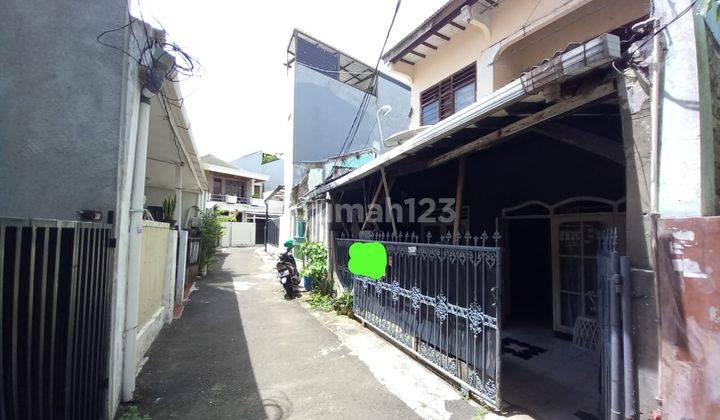 Dijual Rumah Tua Area Tebet 2