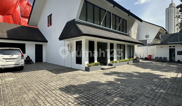 Premium Pakubuwono Area, Suitable for Business Ventures or Offices. Premium Pakubuwono Area, Suitable for Business Ventures or Offices.