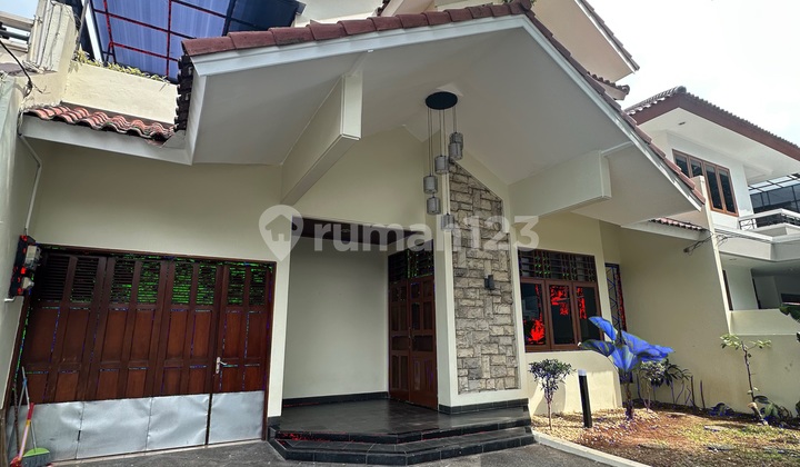 Siap Huni Area Strategis Row Jalan Lebar Di Pondok Indah