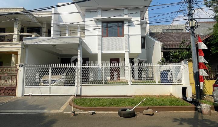 Rumah 2 Lantai Siap Huni Bagus Minimalis Modern Di Pondok Indah 2