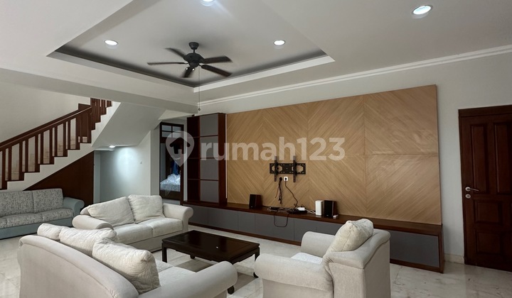 Modern Minimalis Siap Huni Area Bergengsi di Pondok Indah