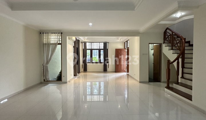 Siap Huni Area Strategis Row Jalan Lebar Di Pondok Indah 2