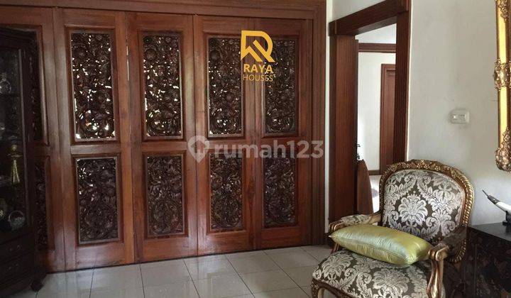 Rumah Hadap Timur 2 Lantai Di Jalan Mendawai Kebayoran Baru Row Jalan Lebar 2