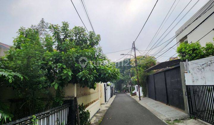 Rumah lama hitung tanah di jalan ciniru dalam komplek kebayoran baru 2