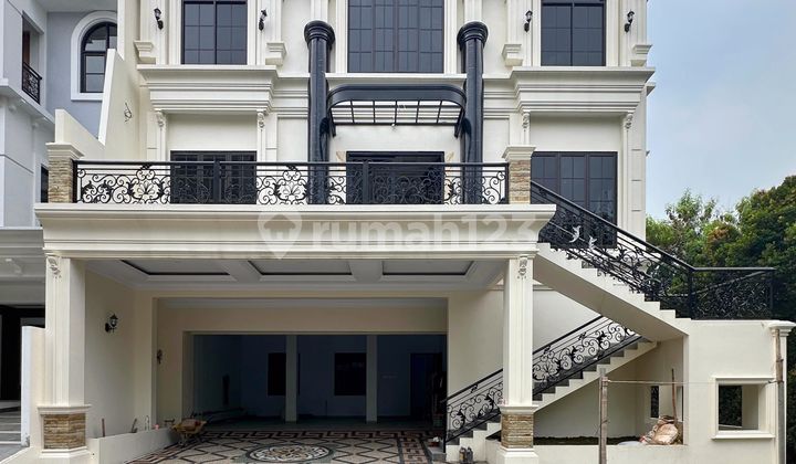 Brand New American Classic House Dalam Komplek Dekat Antasari - Cipete Dengan Private Swimming Pool Brand New American Classic House Dalam Komplek Dekat Antasari - Cipete Dengan Private Swimming Pool