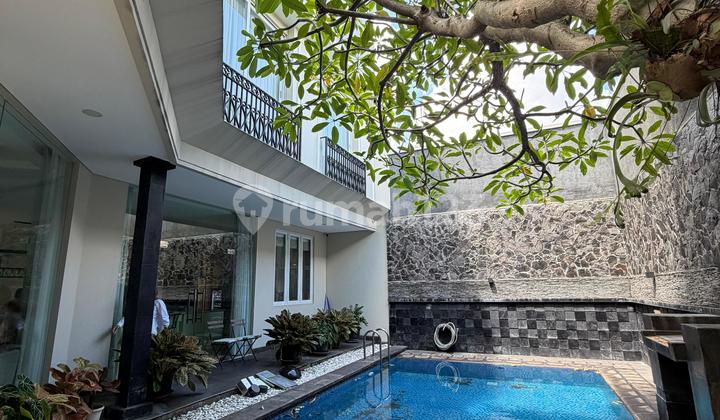 Rumah Cantik 2 Lantai + Rooftop Siap Huni Bebas Banjir Ada Pool