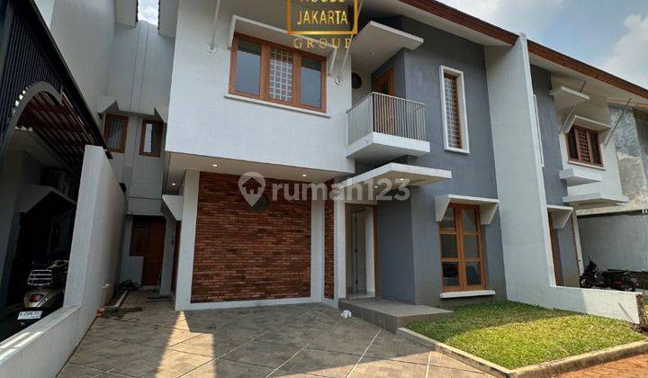 Rumah 2 lantai dalam cluster yang asri, SHM 1