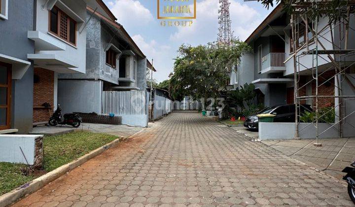 Rumah 2 lantai dalam cluster yang asri, SHM 2