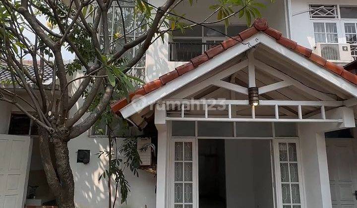 Rumah bagus 2 lantai di Pasar Minggu. SHM 1