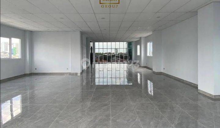 Gedung Kantor 4,5 lantai. Lokasi strategis Cawang. SHM 2