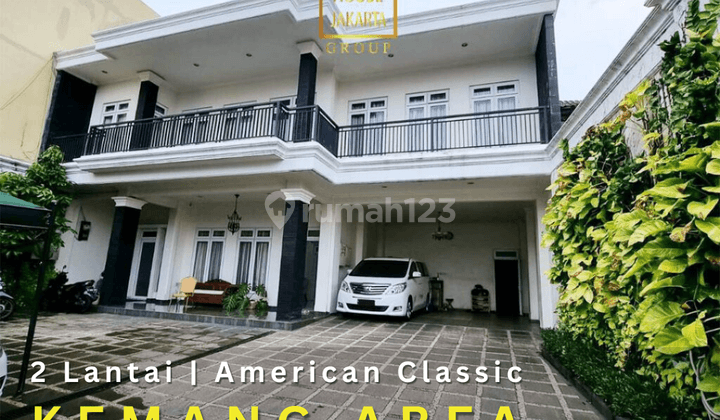 Rumah 2 Lantai Dalam Komplek, Ada Pool, Garasi Carport Luas  1