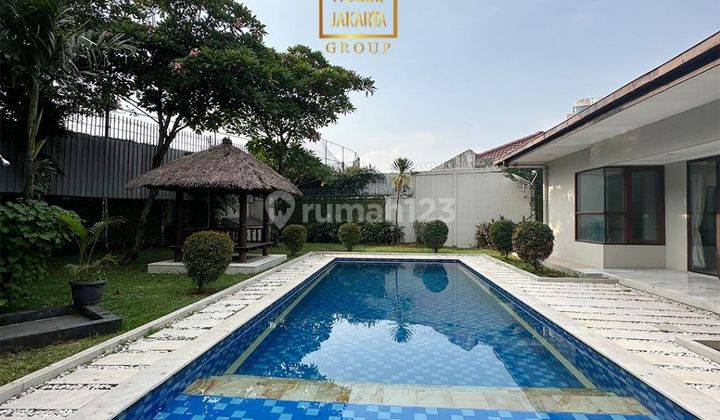 Rumah Cipete Ada Pool, Taman Luas, Garasi Carport 2