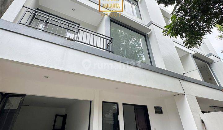 Rumah Kemang 3 Lantai Minimalis Ada Garasi Carport 2