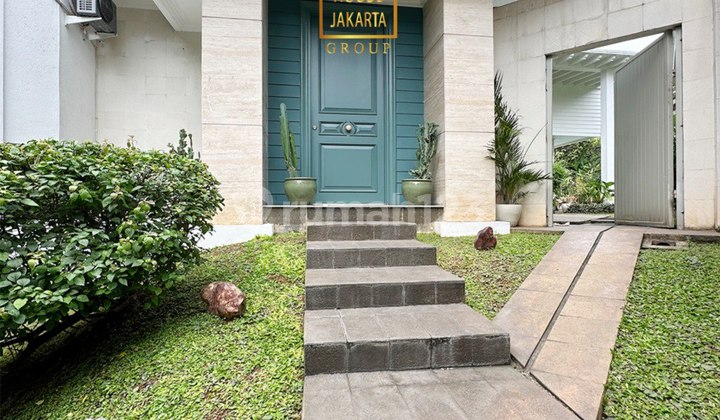 Rumah Pejaten Tropical House Ada Pool, Taman Carport Luas 2