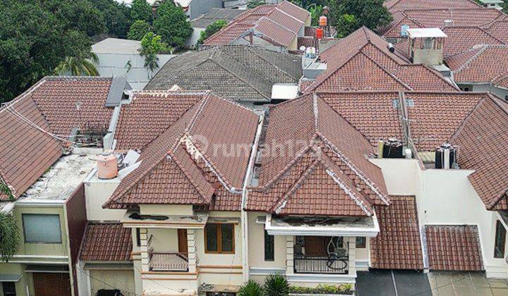 Rumah 2 Lantai Dalam Komplek Asri Ada Garasi Carport 2