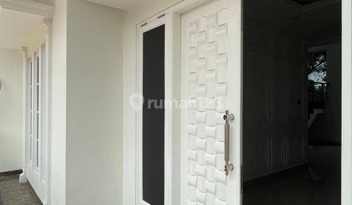 Rumah Modern Classic 3 Lantai Siap Huni Shm 2