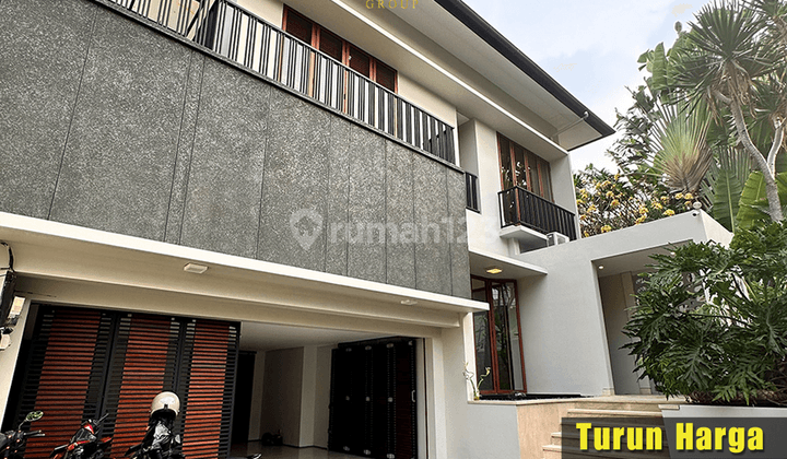 Turun Harga Rumah 2 Lantai Modern Tropical Dalam Komplek Elite