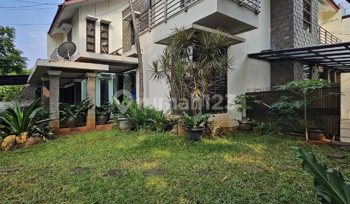 Kebayoran Baru. Nice 2-Story House, Hook, Freehold Title