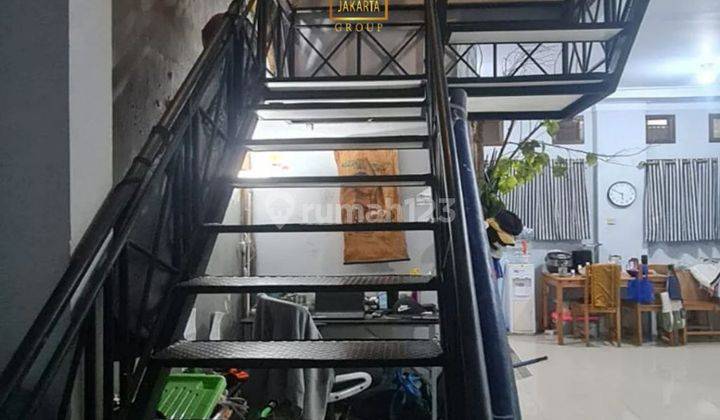 Rumah Kost Tebet 3 Lantai Ada 10 Kamar+ Ac 2