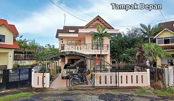 Rumah Villa Single House 2 Lantai Rosedale Hadap Taman Dijual 1