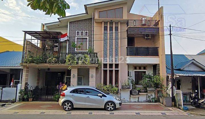 Rumah 2 Lantai Full Renovasi di Tiban Indah Permai di Jual 1